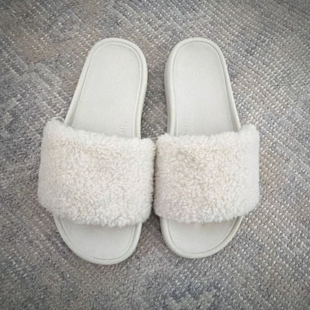 Lululemon Fleece Restfeel Slides Size 7 - Picture 4 of 11